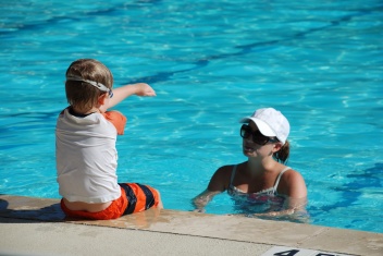 2009-08-20-19 IAN SWIM LESSON.jpg